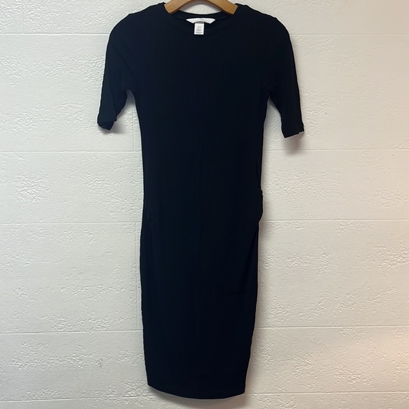 H&M Dresses & Skirts - H&M Maternity Dress size XS